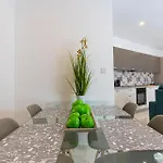 H1- Modern & Spacious 3 Bedroom Appartement *