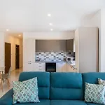 H1- Modern & Spacious 3 Bedroom Appartement *