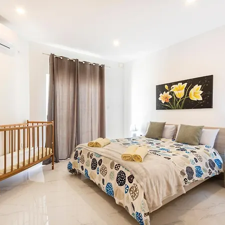 Apartment H1- Modern & Spacious 3 Bedroom San Gwann