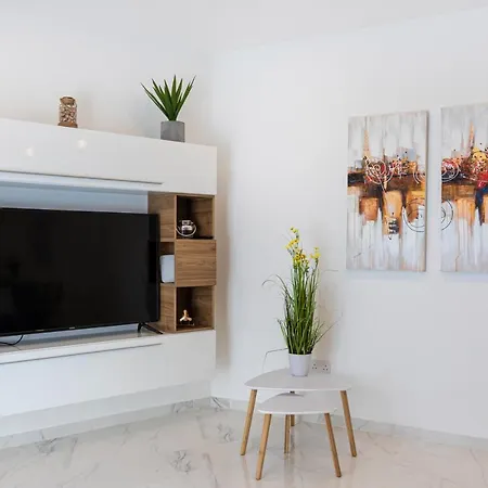 Apartament H1- Modern & Spacious 3 Bedroom *
